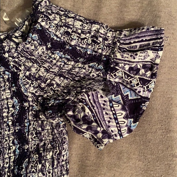 multi color off the shoulder cropped top - Picture 3 of 4